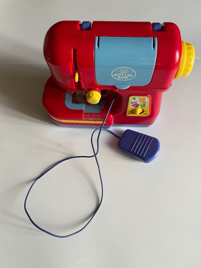 Máquina de coser de juguete