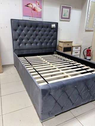 Cama Doble Terciopelo Gris Capitoné