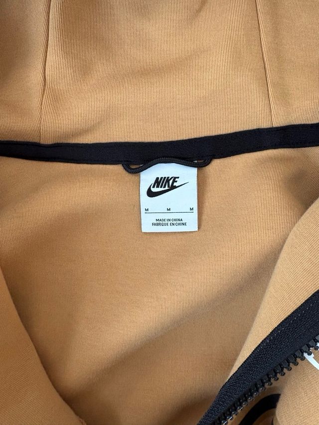 Sudadera Nike Tech Fleece Beige Negra