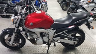 YAMAHA FZ6 N Roja
