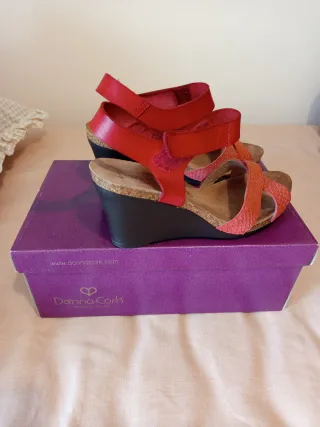 Sandalias Donna Cork mujer rosas y rojas