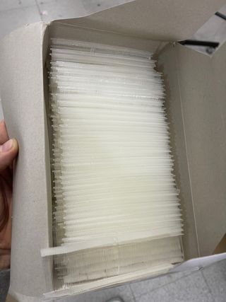 Enganches para etiquetas 10mil piezas