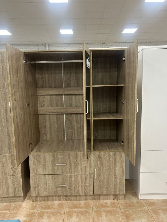 Armadio in rovere a 3 ante con specchio NUOVO