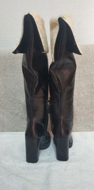 Botas Zara altas con borreguito