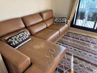 Sofá piel 3 plazas con chaiselongue