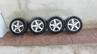 Juego llantas 15 pulgadas 4 tornillos