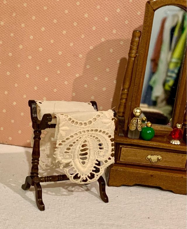 Miniaturas casa muñecas: espejo, toallero perchero