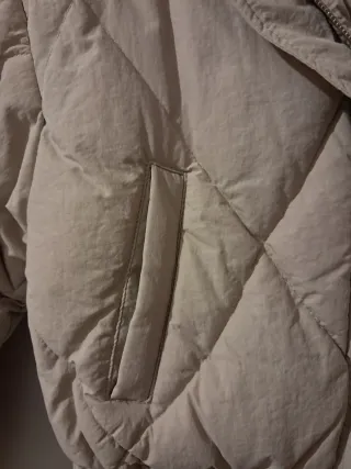 Cazadora acolchada Bershka beige T.XS