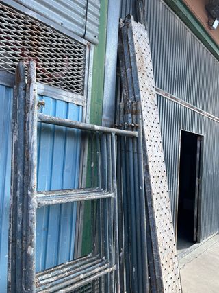 Andamios completos 100€ la unidad