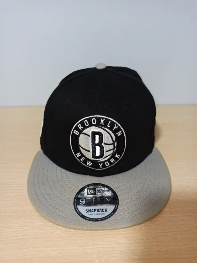 Gorra New Era Brooklyn New York Negra y Gris