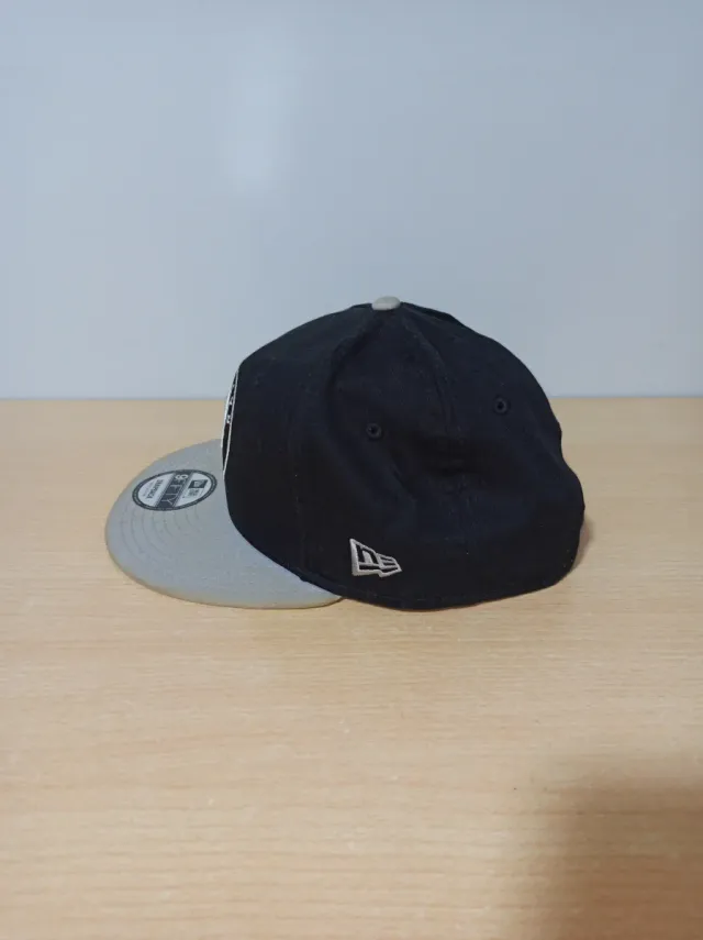 Gorra New Era Brooklyn New York Negra y Gris