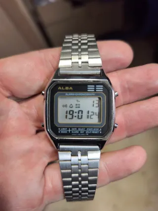 Reloj Alba Seiko Y789-5500 Digital Vintage.