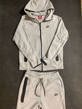 Conjunto Nike Tech Gris