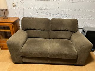 Sofá de 2 plazas muy cómodo