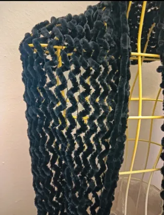 N. 2 sciarpe traforate con trama ondulata