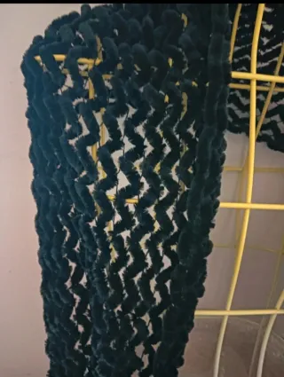 N. 2 sciarpe traforate con trama ondulata