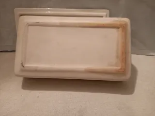 Scatola portaoggetti in ceramica bianca