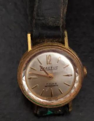 Lote 3 relojes, 1 chapado oro