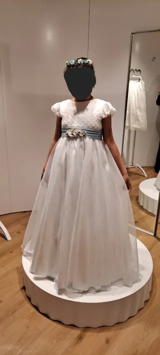 Vestido de comunión blanco y verde azulado