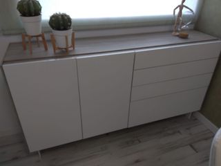 Aparador nordico y blanco, con cajones y puertas