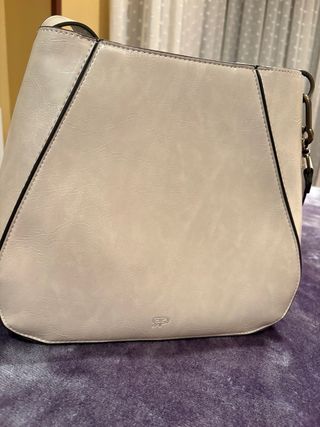 Bolso Parfois beige tachuelas