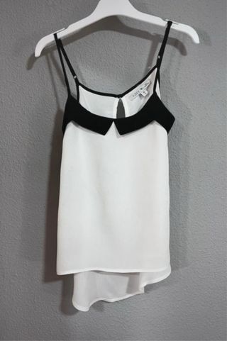 Top Inside blanco y negro cuello Peter Pan