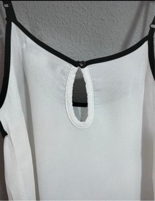 Top Inside blanco y negro cuello Peter Pan