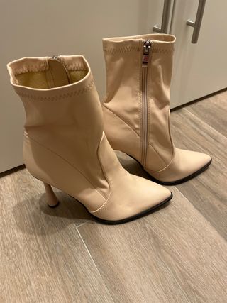 Botines Nude Tacón Aguja Sin Estrenar