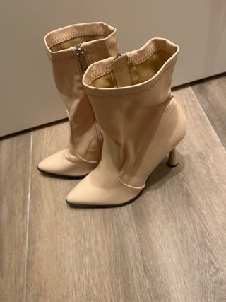Botines Nude Tacón Aguja Sin Estrenar