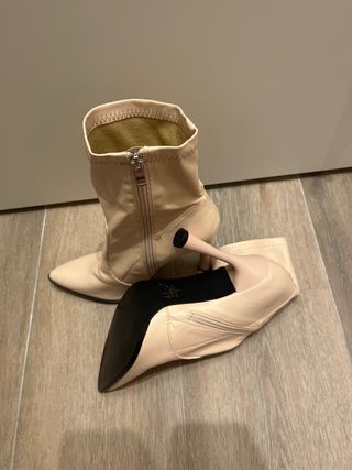 Botines Nude Tacón Aguja Sin Estrenar