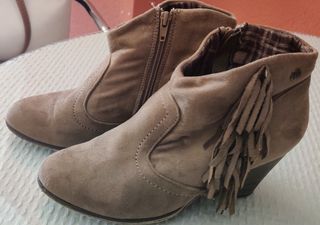Flamantes botines en ante/serraje camel mujer