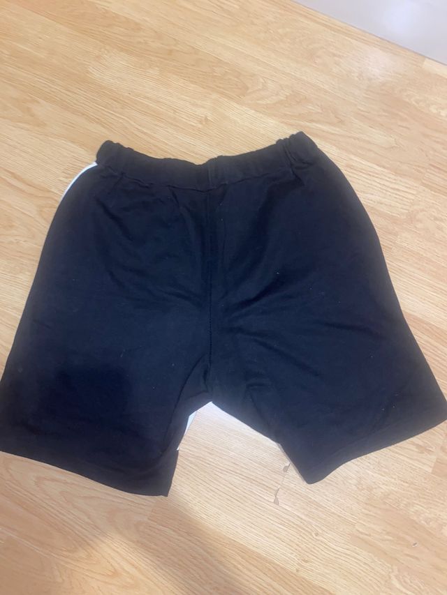 Pantalón corto Nike blanco y negro