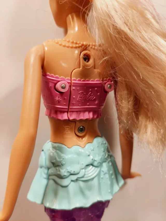 Barbie Sirena con iluminación y delfín