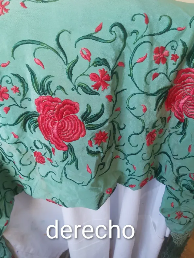 Mantón Manila antiguo. Nueva fotos y explicación.