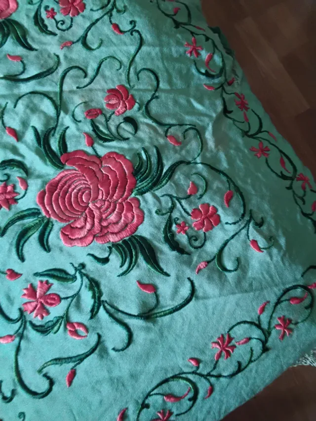 Mantón Manila antiguo. Nueva fotos y explicación.