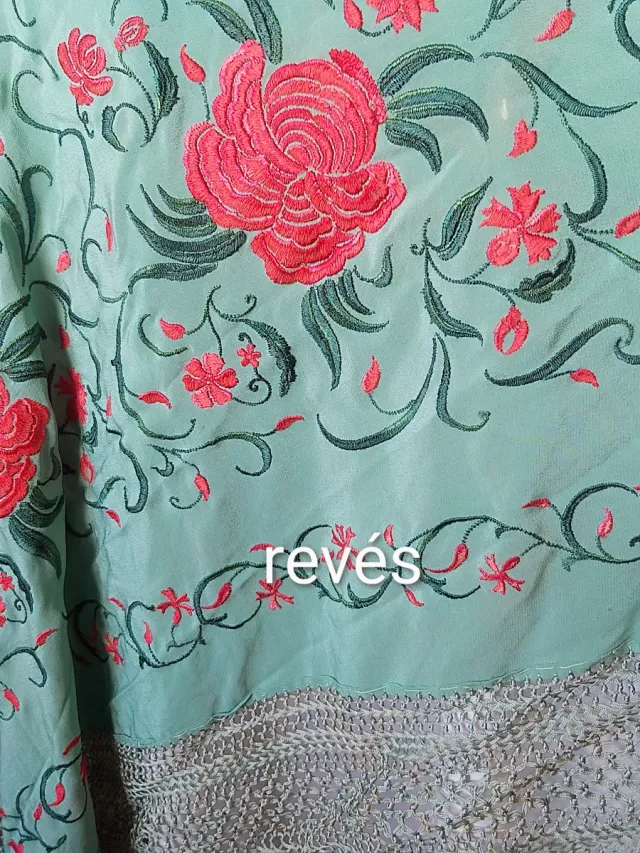 Mantón Manila antiguo. Nueva fotos y explicación.