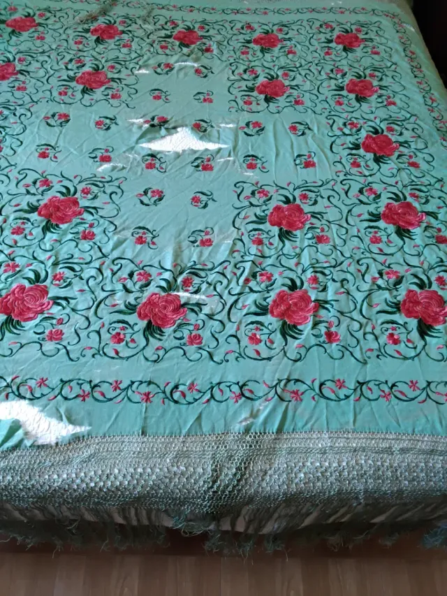 Mantón Manila antiguo. Nueva fotos y explicación.