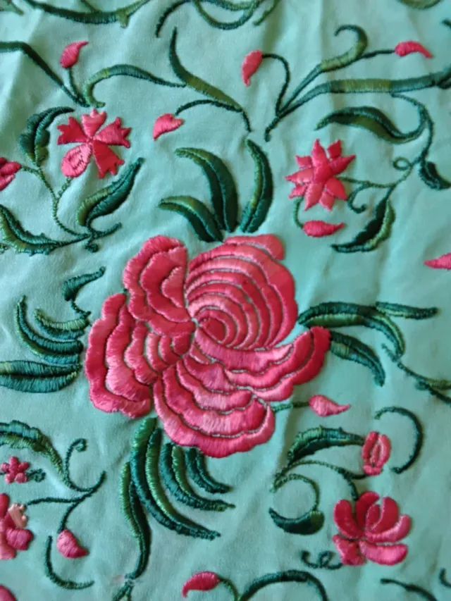 Mantón Manila antiguo. Nueva fotos y explicación.