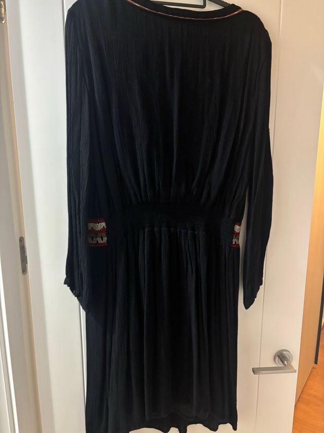Vestido negro October bordado talla L