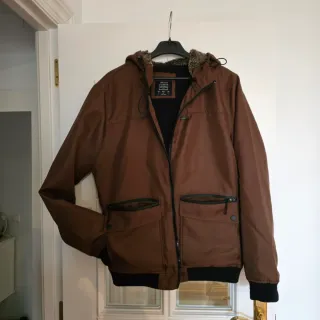 Cazadora invierno hombre marrón