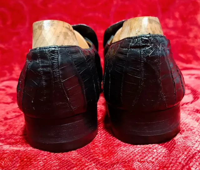 Scarpe A. Testoni in pelle di coccodrillo nero