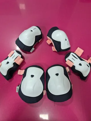 Patines en línea OXELO Play5 y protecciones