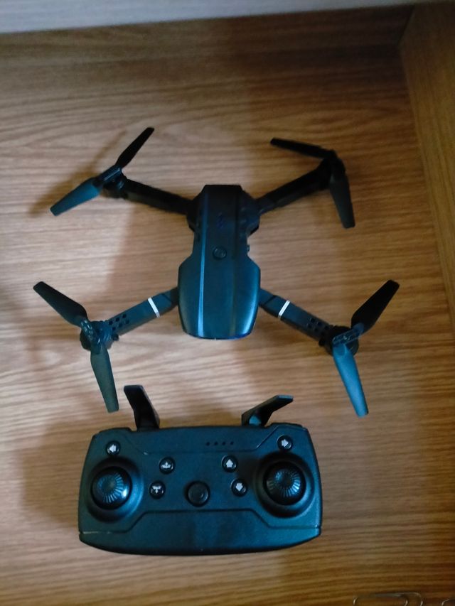 Mini Dron Negro con Control Remoto