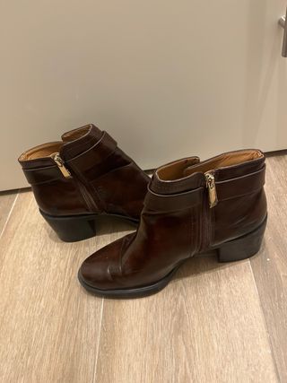 Botines Zara Burdeos Tacón Cómodo Hebilla
