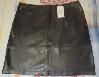 Falda de Piel Negra Talla 44