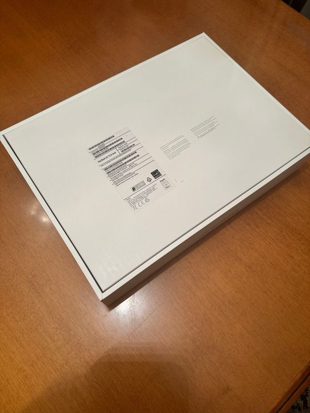 MacBook Air M2 Plata/Gris Espacial