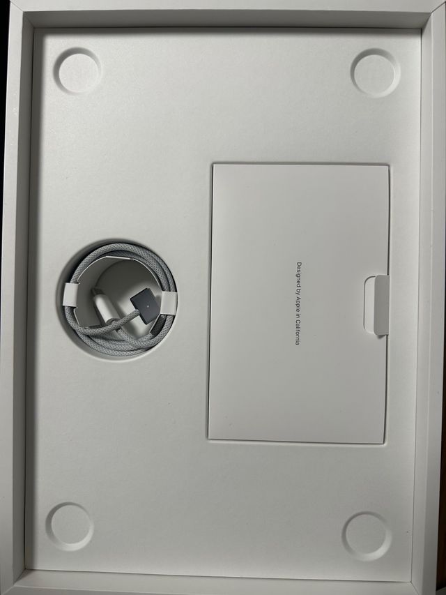 MacBook Air M2 Plata/Gris Espacial