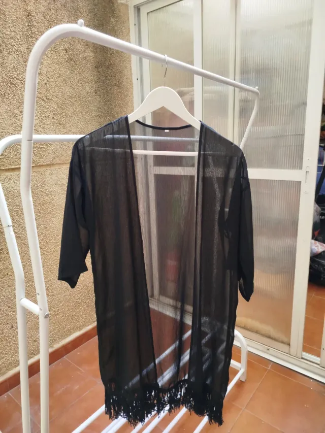 Kimono negro con flecos talla única