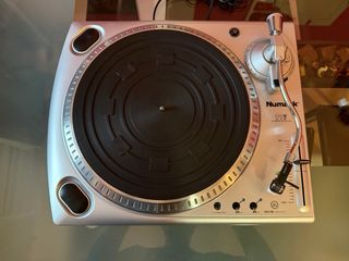 Tocadiscos Akiyama DJ-1200 Numark TT