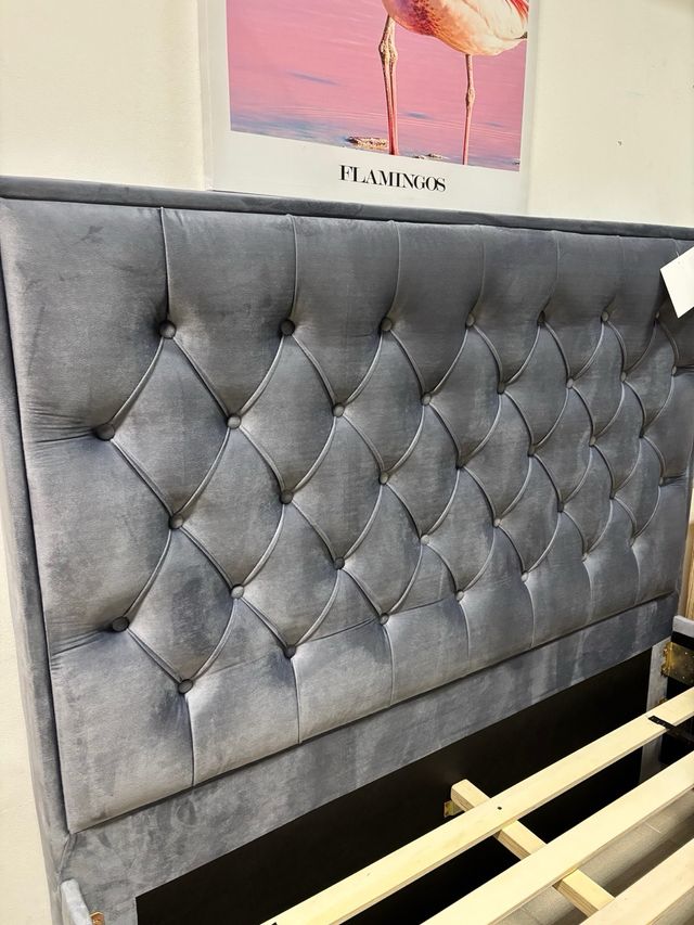 Cama Doble Terciopelo Gris Capitoné